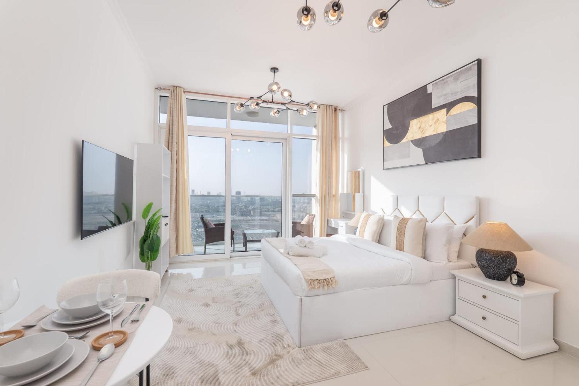 Beautifully Furnished With Skyline Views * Dubai